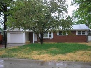 5202 Pine Ridge Dr, Godfrey, IL 62035