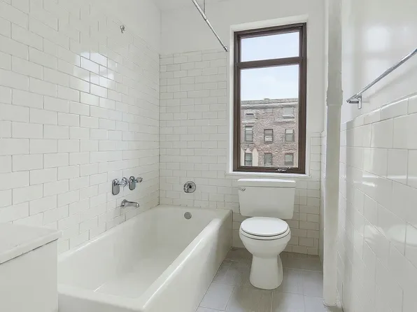 35 Crown Street image 4 of 7