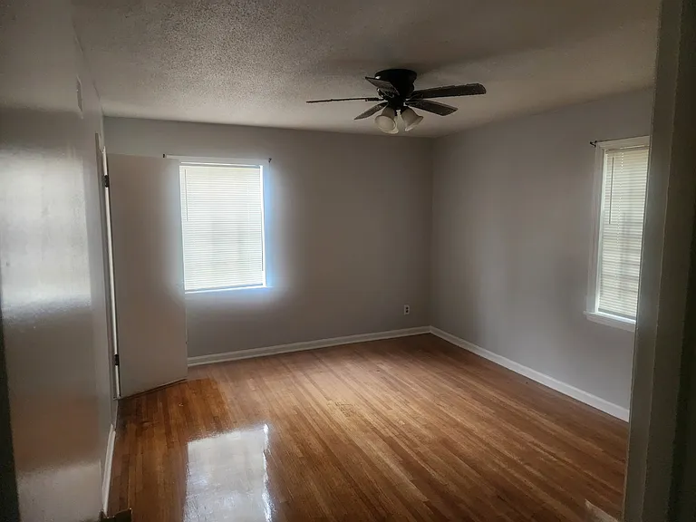 3323 Brevard Dr — Photo 3