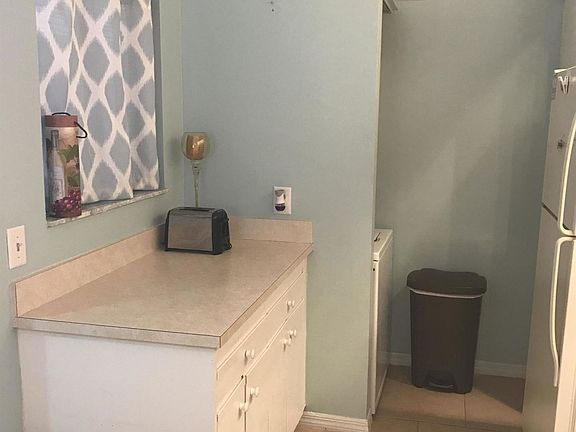 5th image of 1233 Country Club Dr #1415