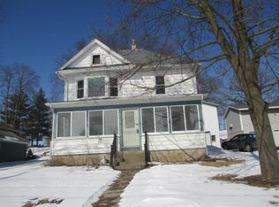 320 S Main St, Fall River, WI 53932