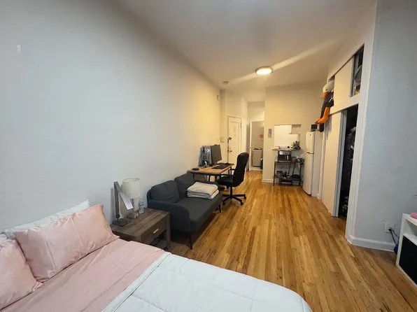 319 E 25th St, New York, NY