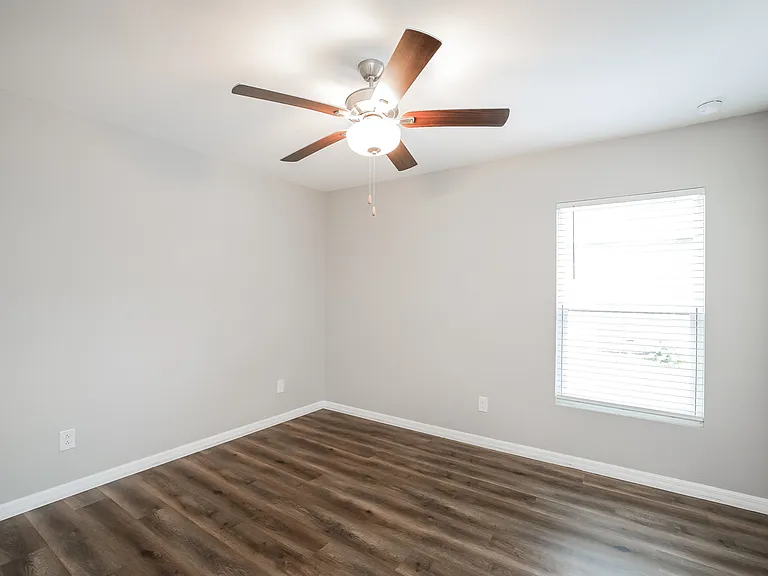 258 Dorman St — Photo 14