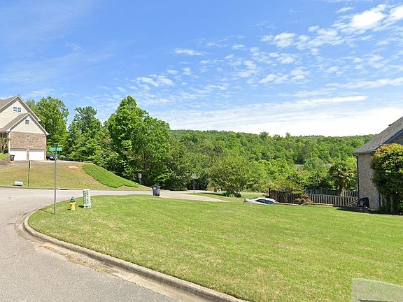 2nd image of 5918 Crest Dr