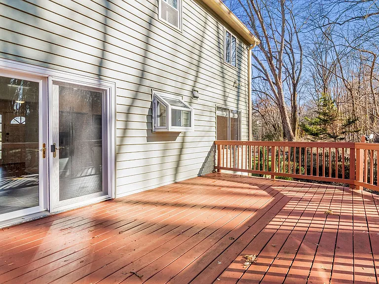 17020 Briardale Rd — Photo 31