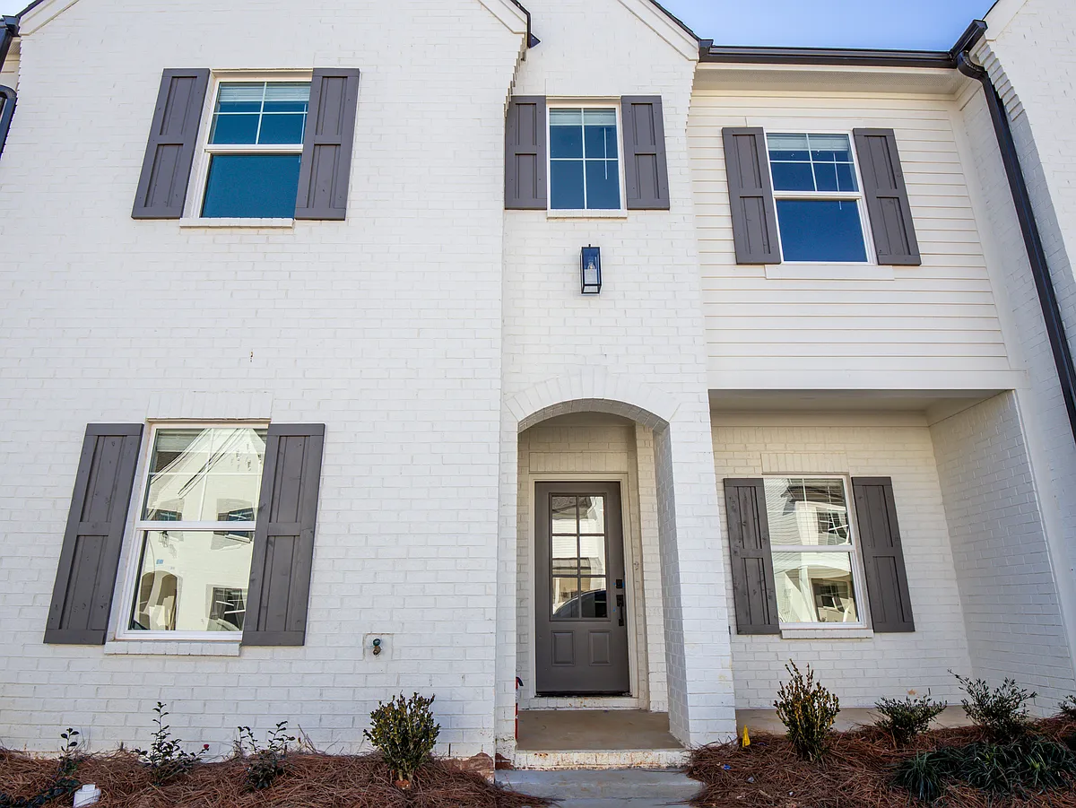 Building Photo - 21 Three #3522