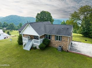 419 Mariner Point Rd, La Follette, TN 37766