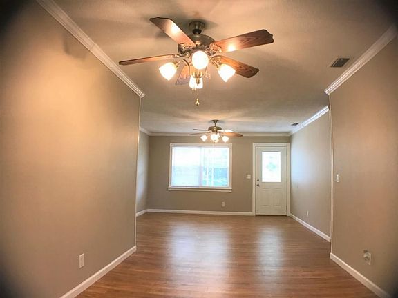 5th image of 120 Lamar Ave