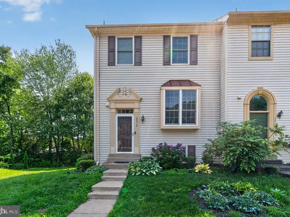 3316 Stone Heather Ct, Herndon, VA 20171