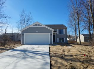 3908 Watertown Dr, Watervliet, MI 49098