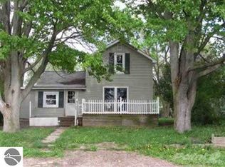 135 Oxford Ave, Alma, MI 48801