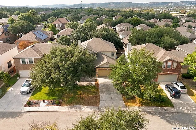 4 bed, 3.0 bath, 2808 sqft, $2,500 — Photo 2