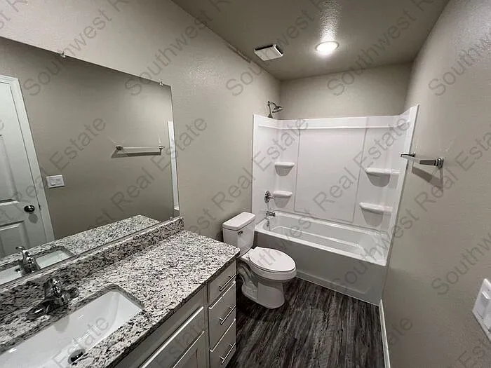 2109 Bobwhite Ct #B — Photo 7