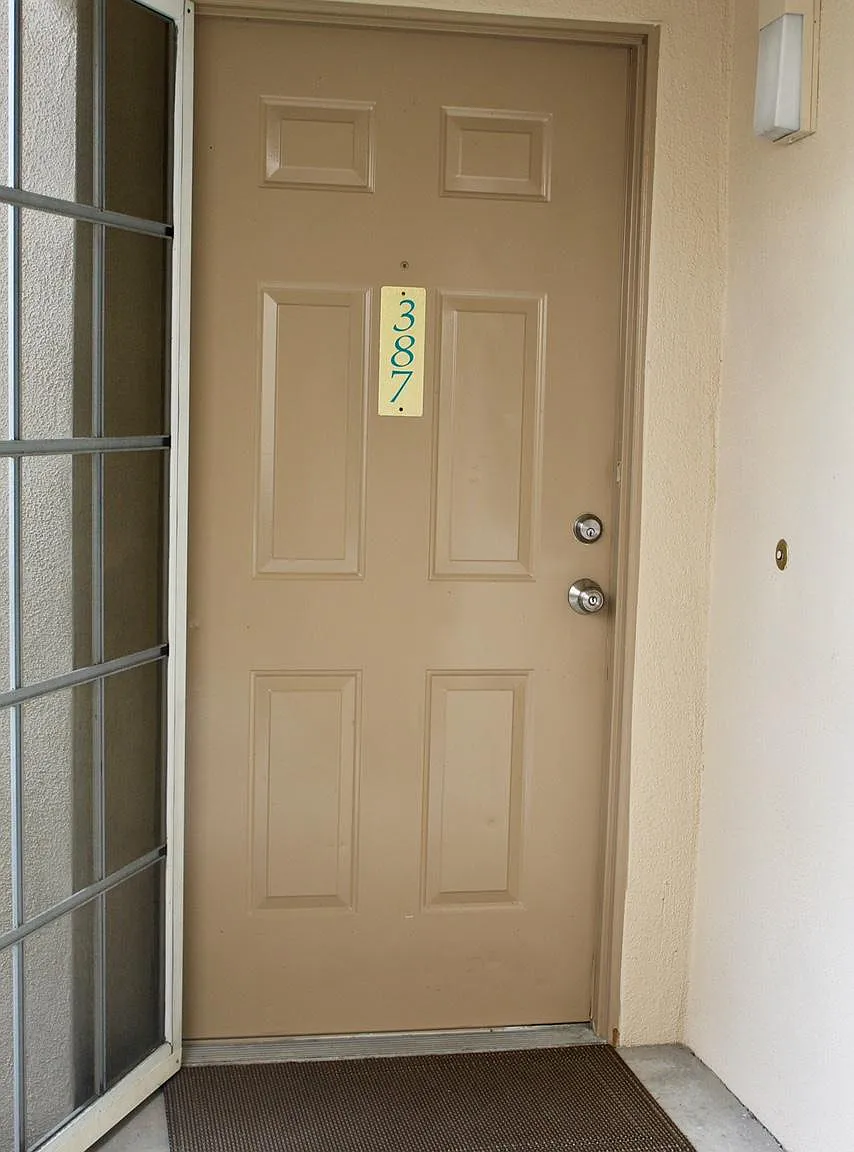 1 bed, 796 sqft, $3,000 — Photo 3