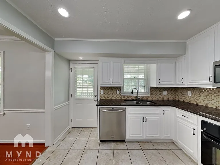 1434 Oak Forest Way SE — Photo 4
