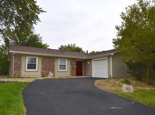 1227 Laurie Ln, Hanover Park, IL