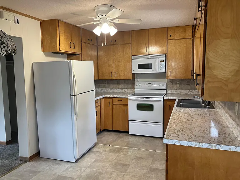 729 Laurel St — Photo 4