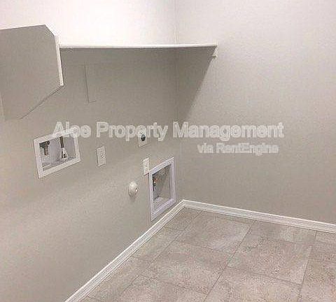 5th image of 40765 W Haley Dr