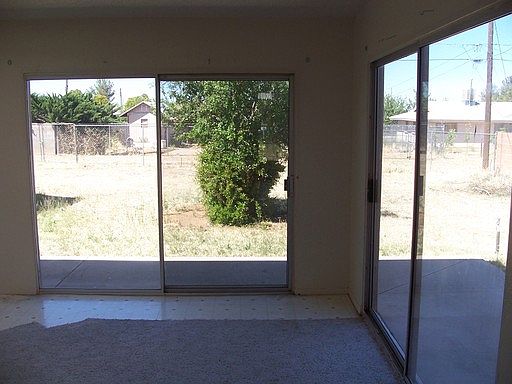 5th image of 27 W Freihage Dr