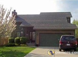 2663 Desmond Rd, Waterford, MI 48329