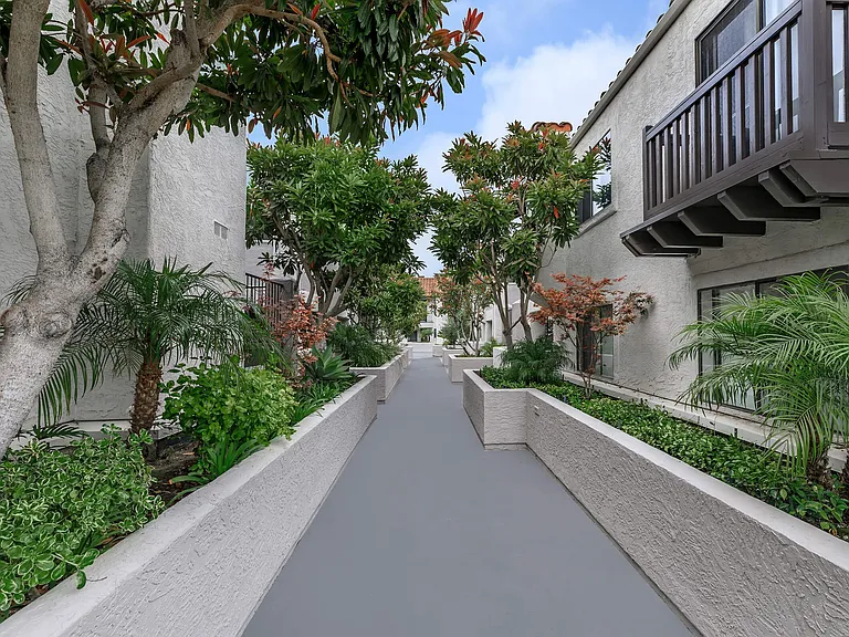 Park Center Place Apartments — Photo 12