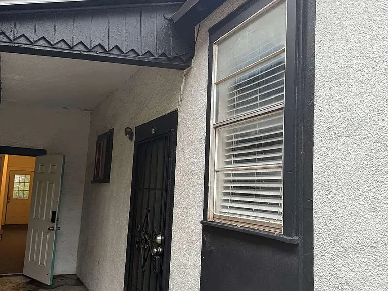 711 E Carson St #A5 — Photo 3