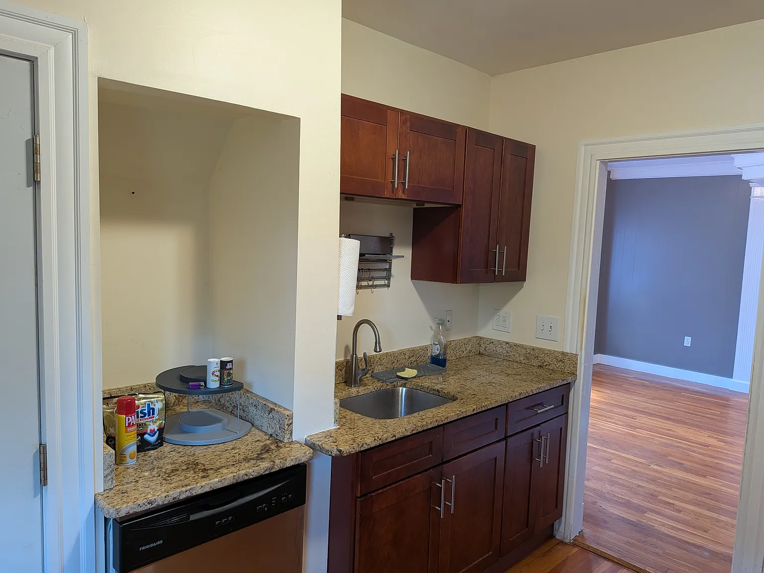 2 bed, 1000 sqft, $2,395 — Photo 4