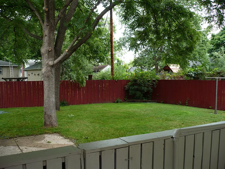 543 Locust St — Photo 3