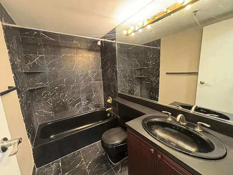 98 Wells St #401 — Photo 13