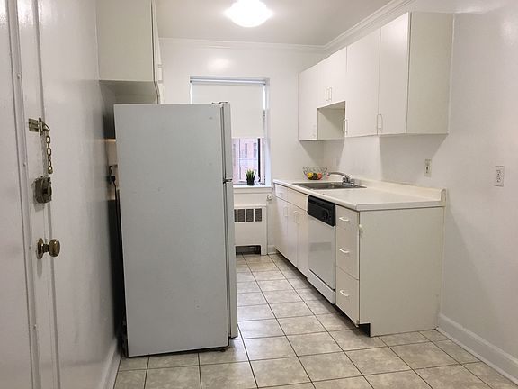 2nd image of 74 Saint Paul St #19DC