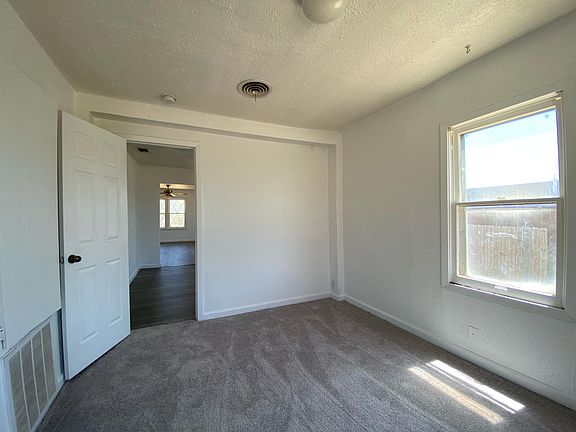 4th image of 709 Magnolia Dr