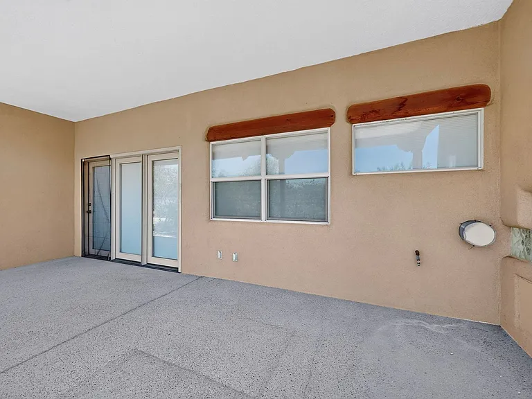 10900 San Francisco Rd NE — Photo 36