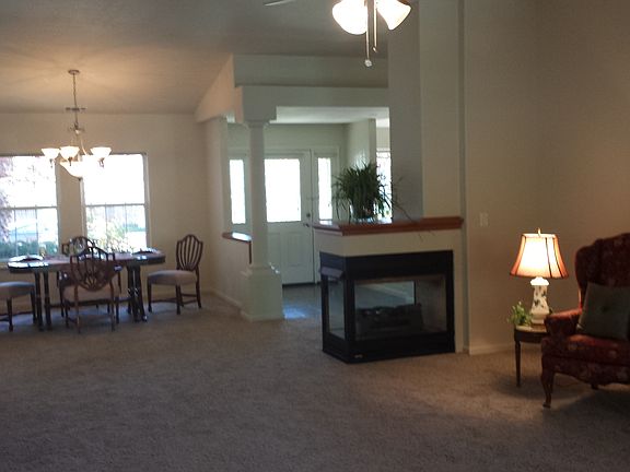 3rd image of 1090 Heritage Pl