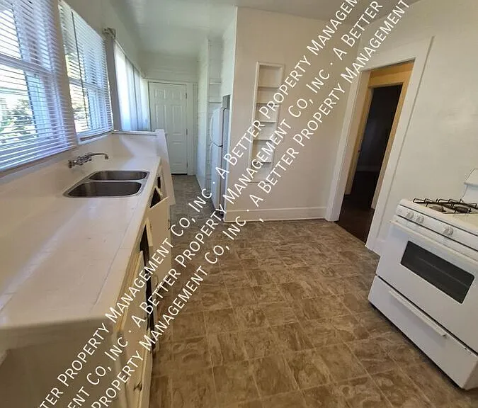 270 Redondo Ave — Photo 16
