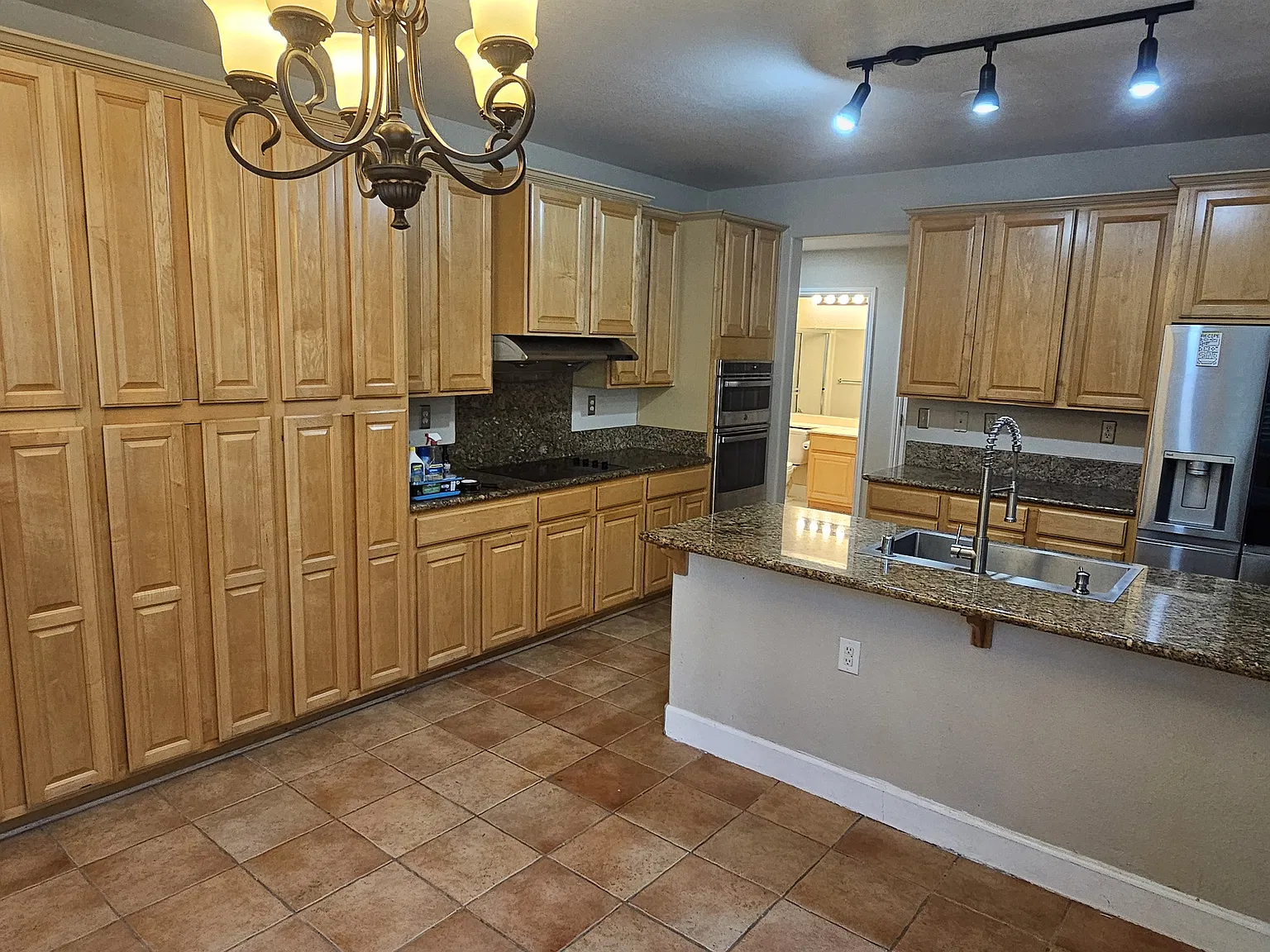 4 bed, 2496 sqft, $3,500 — Photo 3