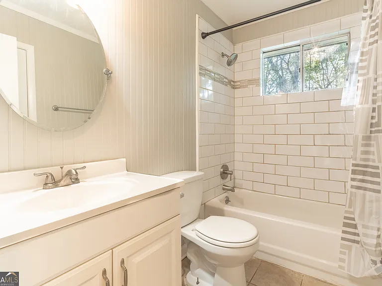 2290 Pinetree Ln NE — Photo 32