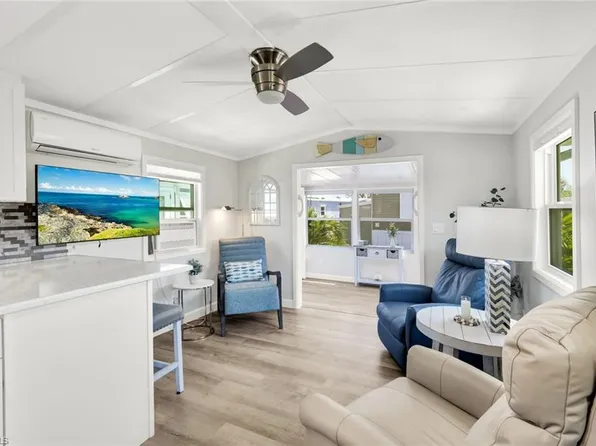 414 Papaya ST #53, GOODLAND, FL 34140