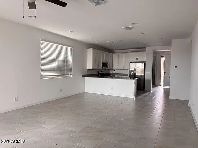 2055 W Bramble Berry Ln — Photo 4