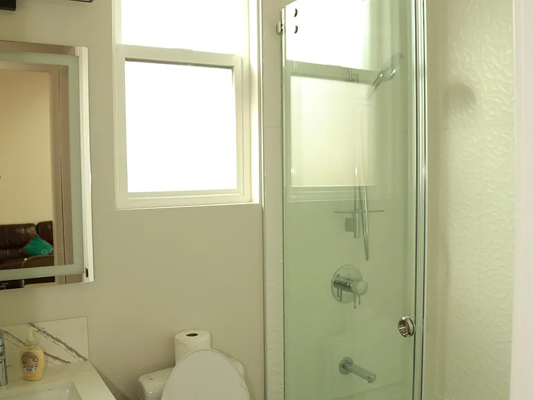 Common Bath with Tub