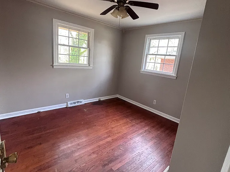 340 Guilford St — Photo 8
