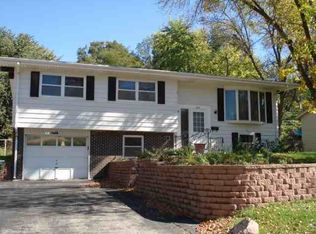 605 N 3rd St, Bellevue, NE 68005