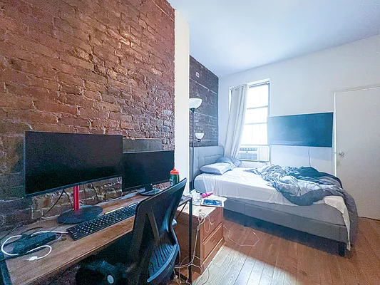 Rented by Compass | media 26