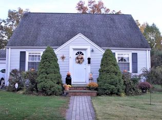 16 Green Ct, Cranston, RI 02920