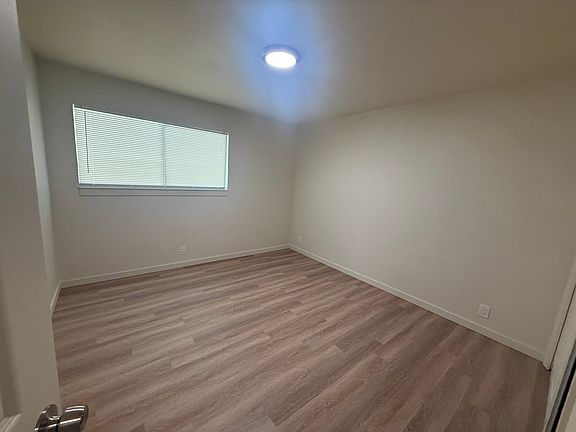 4th image of 138 Lund Ave #138