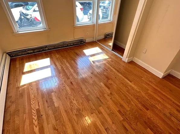 238 Everett St, Boston, MA