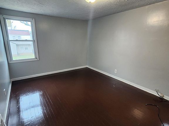 5th image of 349 Millicent Ave