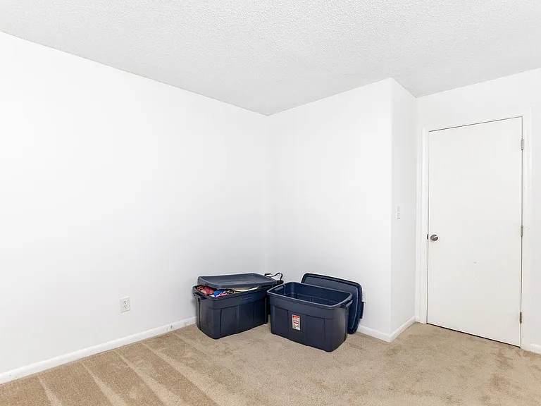 3864 Meadowbrook Ct — Photo 16