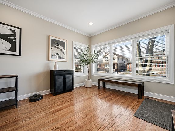 3rd image of 1038 Hayes Ave