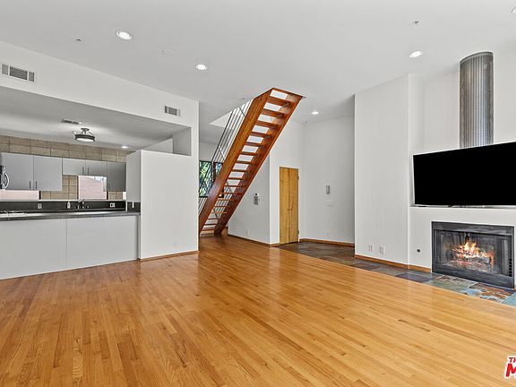 3rd image of 343 Rennie Ave APT 7