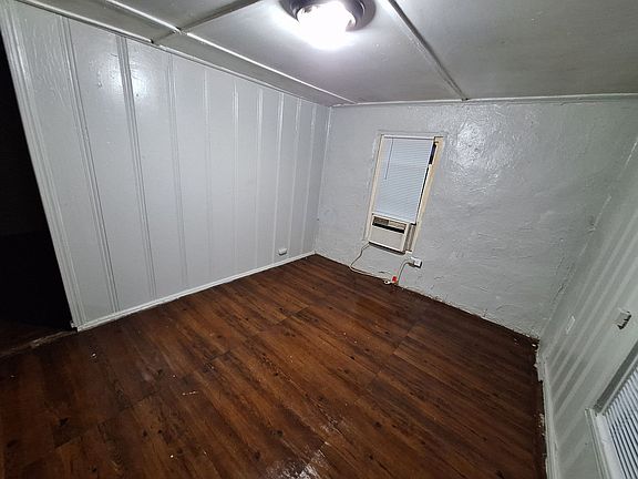 4th image of 2910 S 15th St